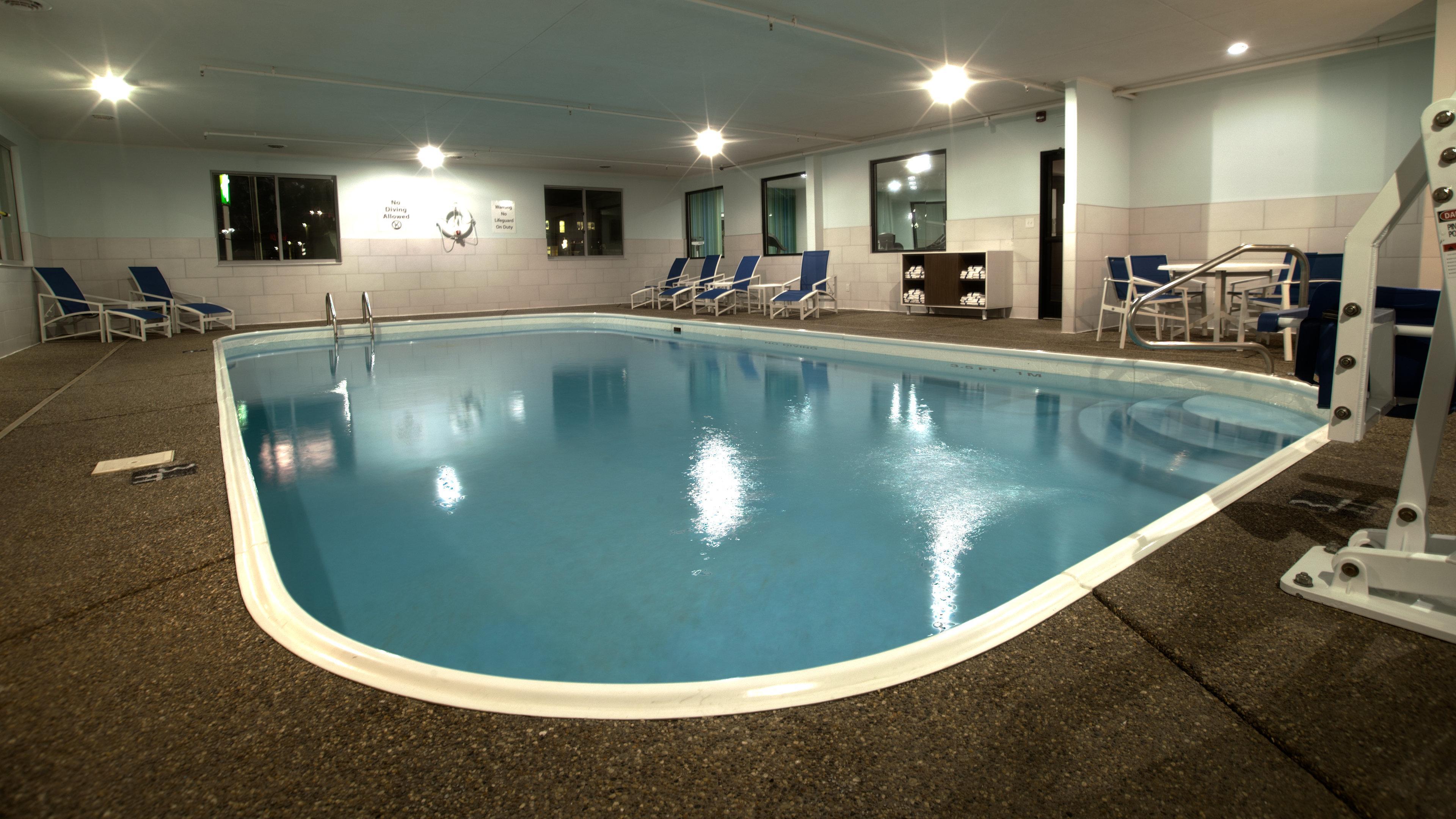 Holiday Inn Express & Suites Evansville North By Ihg Warrenton Dış mekan fotoğraf